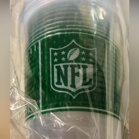 NFL 18 oz party cups 150 count - Picture 2 of 4